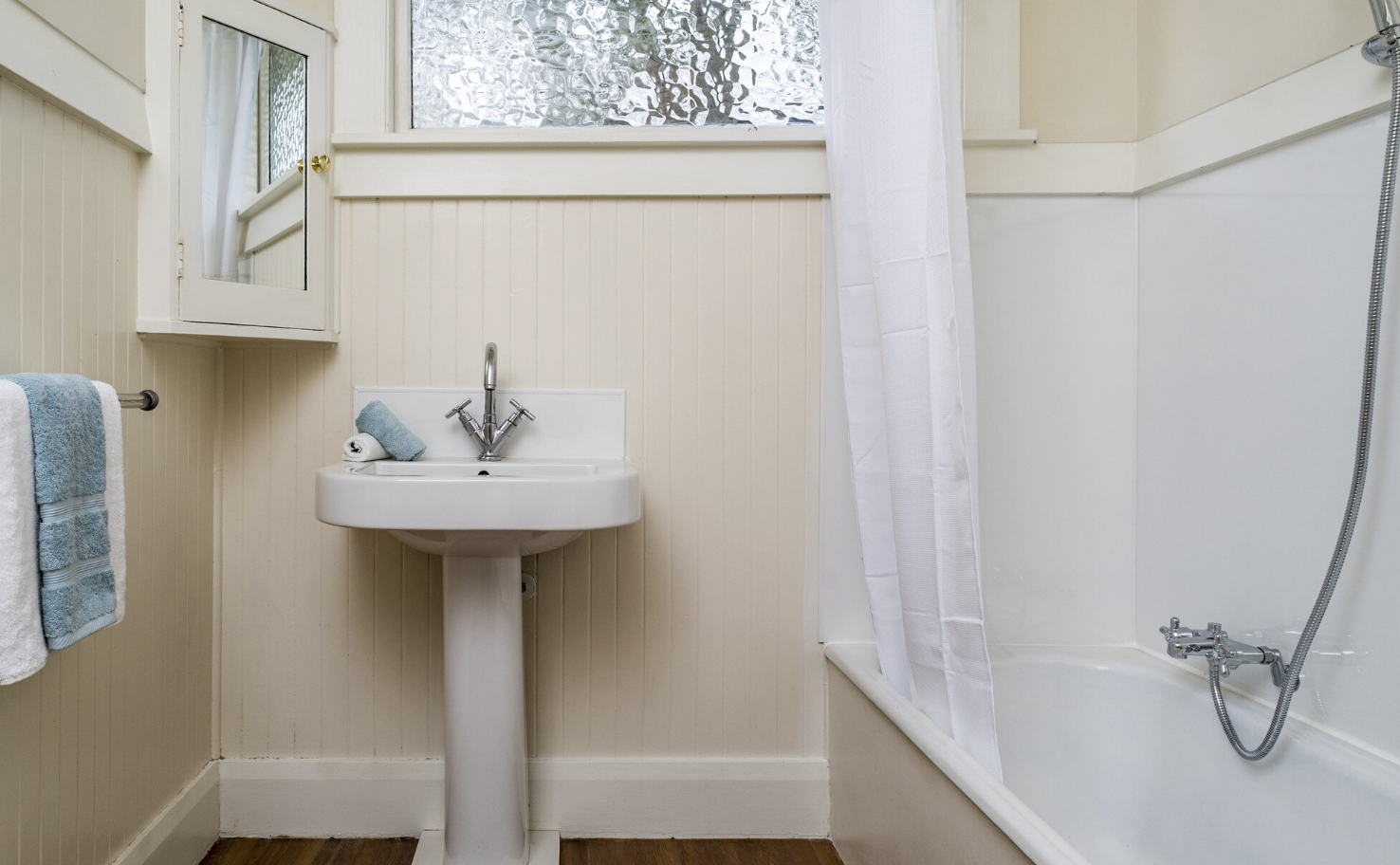 Low Cost Simple Bathroom Designs: Affordable Ideas, Products, and Smart Solutions